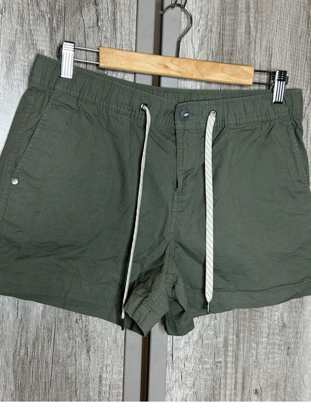 Vuori Ripstop shorts -green women canvas medium M like new